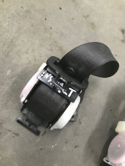 Pas bezpieczeństwa Opel Insignia A 1 I HB sedan 08-17r. lewy prawy tył 13288436