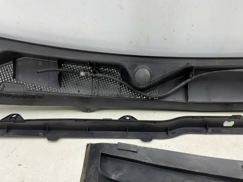 Podszybie Opel Insignia A 08-11r. górne listwa uszczelka KOMPLET Europa 13224209 13306079 13249990