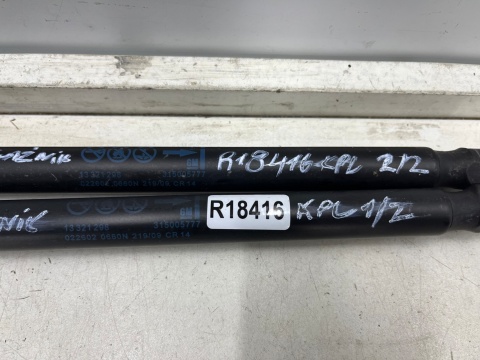 Siłownik Opel Insignia A HB sedan 08-17r. teleskop sprężyna gazowa bagażnika klapy KOMPLET 13324298 