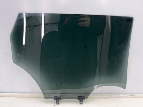 Szyba boczna Nissan Qashqai II J11 LIFT 17-21r. lewa tylna z drzwi oryginalna lewy tył CIEMNA oryginalnie przyciemniona