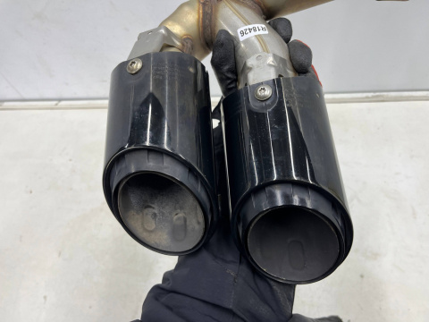 Wydech Porsche Cayenne III 9y 17r.- PRAWA tylna podwójna końcówka nasadka ORYGINALNA prawy tył 9y0253825ag