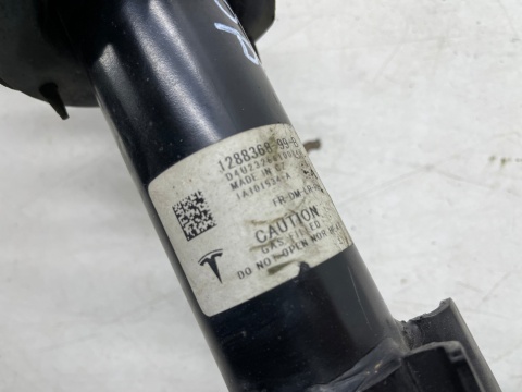 Amortyzator Tesla Model Y 20r.- PRAWY przedni mcpherson sprężyna mocowanie prawy przód 1288368-99-b