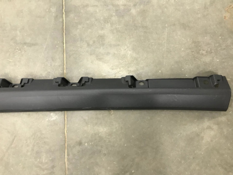 Nakładka progu Suzuki Ignis 3 III 16r.- prawa listwa progowa zewnętrzna próg 77231-62r1