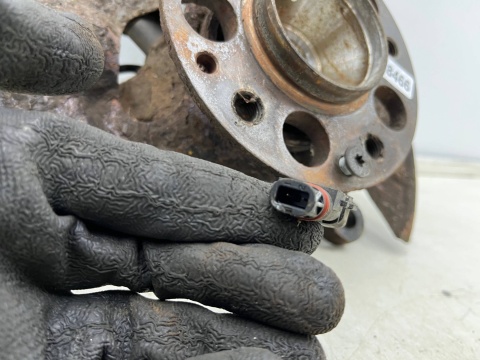 Zwrotnica Mercedes w168 A-klasa 97-04r. 1.7 CDi DIESEL PRAWA przednia piasta z czujnikiem ABS prawy przód