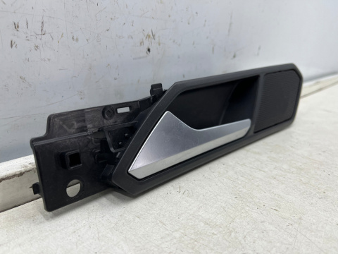 Klamka Vw Tiguan II 5na 2016r.- lewa przednia wewnętrzna rączka uchwyt drzwi z głosnikiem lewy przód 5nb837019l
