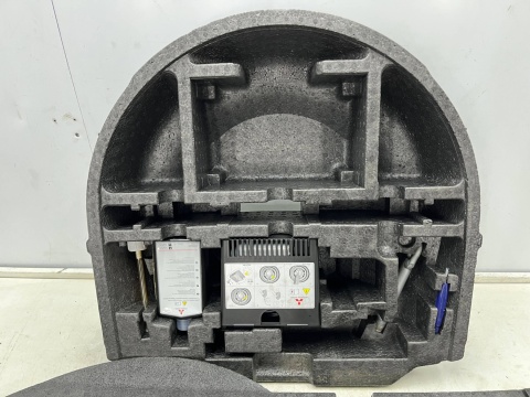 Wkład koła zapasowego Mitsubishi Colt VI 6 Z30 04-12r. kompresor ucho styropian bagażnika zestaw narzędzi naprawczy koła