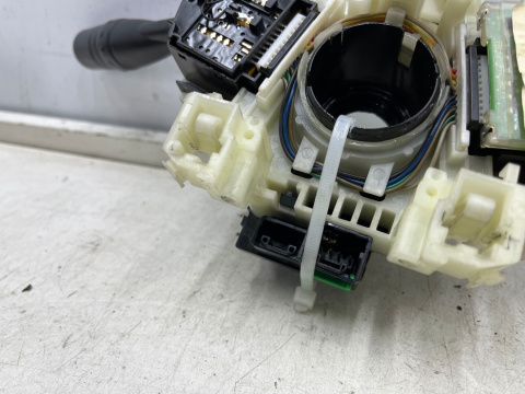 Manetka Mitsubishi Colt VI 6 Z30 04-12r. pająk przełącznik zespolony taśma poduszki mr986420