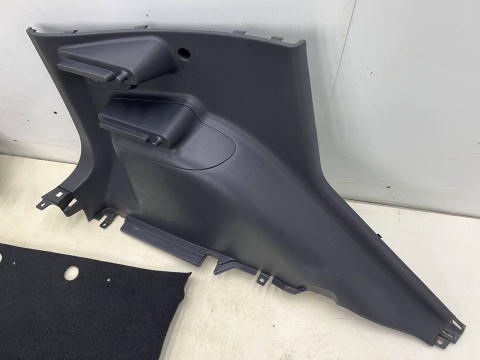 Tapicerka Mitsubishi Colt VI 6 Z30 5Drzwi 04-12r. wykładzina wkład mata dywan boczek boczki bagażnika KOMPLET 