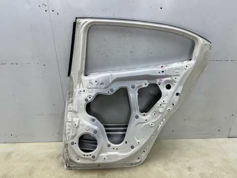 Drzwi Mazda 3 III BM 13-18r. HB Hatchback prawe tylne prawy tył BJS772010