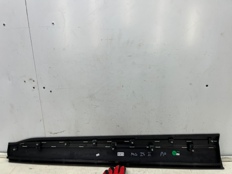Listwa MG ZS II 24r.- prawa przednia dolna nakładka drzwi bocznych prawy przód 11410356r
