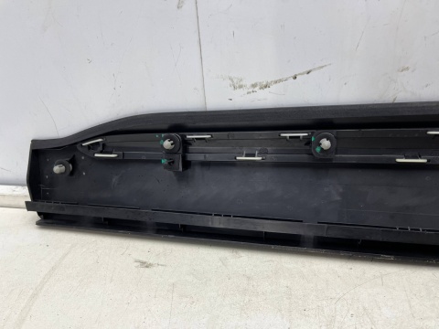 Listwa MG ZS II 24r.- prawa przednia dolna nakładka drzwi bocznych prawy przód 11410356r