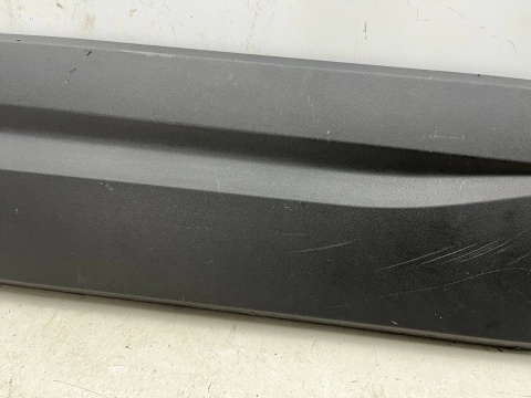 Listwa Seat Ateca 16r.- prawa przednia dolna nakładka drzwi prawy przód 575854940b