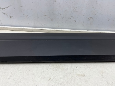 Listwa Seat Ateca 16r.- prawa przednia dolna nakładka drzwi prawy przód 575854940b