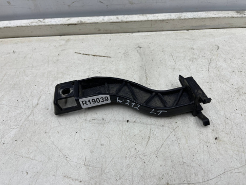 Ślizg Mercedes w212 e-klasa SEDAN 13-20r. lewe tylne dolne mocowanie wspornik uchwyt zderzaka lewy tył a2128852114