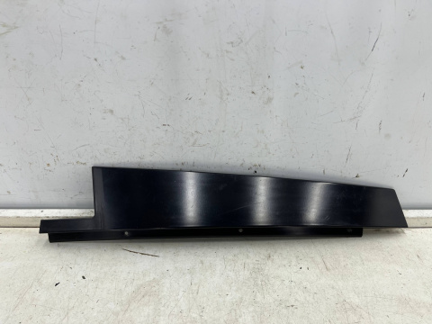 Listwa Mercedes w204 C-klasa 07-14r. LEWA tylna środkowa nakładka osłona słupka drzwi tylnych lewy tył a2046900387 a2046902187