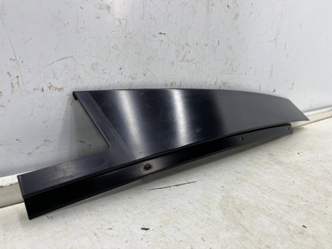 Listwa Mercedes w204 C-klasa 07-14r. LEWA tylna środkowa nakładka osłona słupka drzwi tylnych lewy tył a2046900387 a2046902187