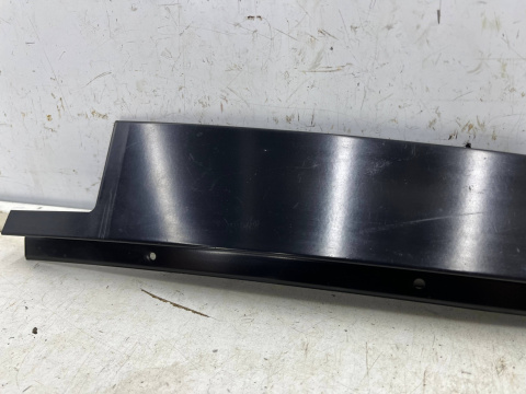 Listwa Mercedes w204 C-klasa 07-14r. LEWA tylna środkowa nakładka osłona słupka drzwi tylnych lewy tył a2046900387 a2046902187