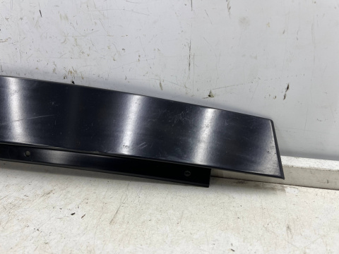 Listwa Mercedes w204 C-klasa 07-14r. LEWA tylna środkowa nakładka osłona słupka drzwi tylnych lewy tył a2046900387 a2046902187