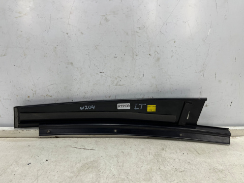 Listwa Mercedes w204 C-klasa 07-14r. LEWA tylna środkowa nakładka osłona słupka drzwi tylnych lewy tył a2046900387 a2046902187