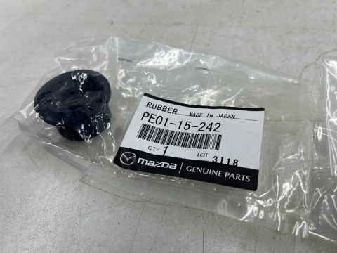 Mocowanie chłodnicy Mazda 2 3 6 CX-3 CX3 CX-9 CX9 CX-5 CX5 12r.- guma poduszka wspornik KOMPLET Oryginalne pe01-15-242