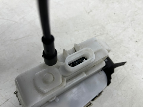Zamek drzwi Renault Megane 2 II 02-09r. LEWY przedni zamek drzwi linki 4pin lewy przód 027776