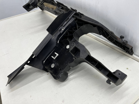 Pas przedni Renault Megane 2 II 02-09r. wzmocnienie zderzaka ramka lewy okular oryginalne 8200137495