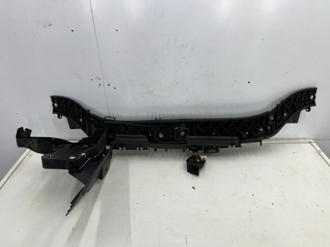 Pas przedni Renault Megane 2 II 02-09r. wzmocnienie zderzaka ramka lewy okular oryginalne 8200137495