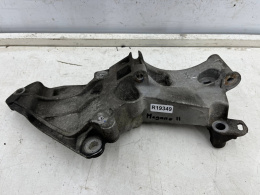 Łapa silnika Renault Megane 2 II Scenic 2 II 02-09r. 1.6 16V Benzyna mocowanie alternatora 8200365097