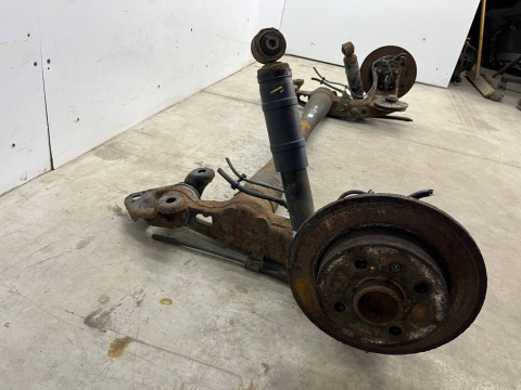 Belka zawieszenia Opel Meriva A 03-10r. tylna oś kompletna wózek zwrotnice amortyzatory