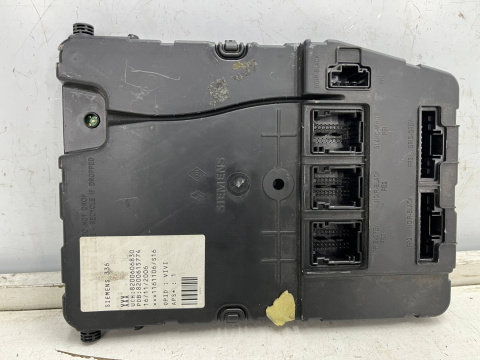 Moduł Renault Megane 2 II Scenic 2 II 02-09r. sterownik BSI skrzynka bezpieczników 8200606830 