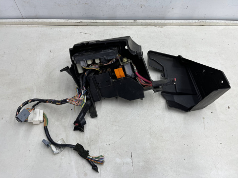 Skrzynka bezpieczników Renault Megane 2 II 02-09r. 1.6 16V Benzyna moduł obudowa pokrywa zaślepka 8200481867-G 8200356339