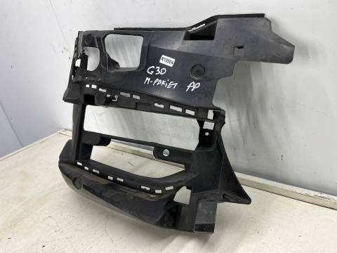 Ślizg BMW 5 G30 G31 M-PAKIET 17-20r. przedlift prawe przednie mocowanie zderzaka halogenu wspornik 8064968