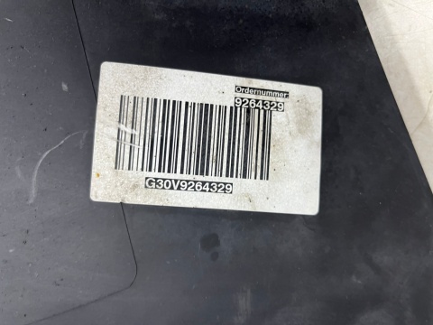 Ślizg BMW 5 G30 G31 M-PAKIET 17-20r. przedlift prawe przednie mocowanie zderzaka halogenu wspornik 8064968