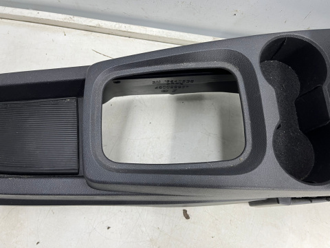 Tunel środkowy Opel Meriva A 03-10r. uchwyt na kubki