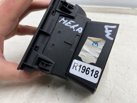 Kratka nawiewu Opel Meriva A 03-10r. LEWA nadmuchu deski wnętrza 13107751