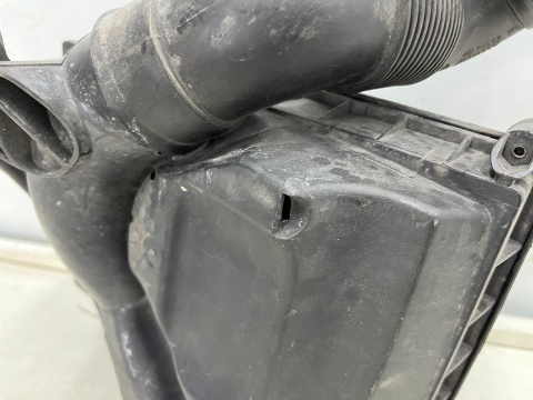 Obudowa filtra powietrza Opel Meriva A 03-10r. 1.4b 1.6b benzyna 13270915