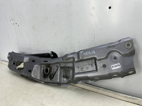 Pas przedni Opel Meriva A 03-10r. wzmocnienie górne ramka zamek maski 93301874