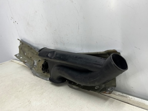 Pas przedni Opel Meriva A 03-10r. wzmocnienie górne ramka zamek maski 93301874