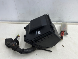 Skrzynka bezpieczników Opel Meriva A 03-10r. 1.4b benzyna pokrywa skrzynki zaślepka obudowa 13144736