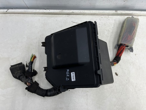 Skrzynka bezpieczników Opel Meriva A 03-10r. 1.4b benzyna pokrywa skrzynki zaślepka obudowa 13144736