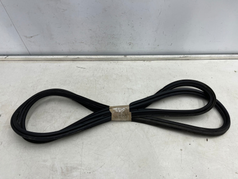 Uszczelka Opel Meriva A 03-10r. guma klapy bagażnika wewnętrzna NIE USZKODZONA