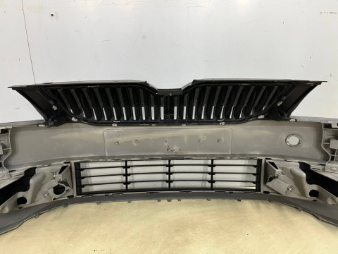 Zderzak przedni Skoda Octavia 3 III 12-16r. Przedlift przód 4XPDC 5E0807221