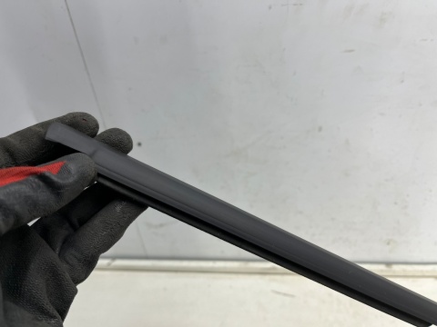 Listwa VW Golf 7 VII 12-20r.  LEWA tylna listwa zgarniająca zewnętrzna drzwi lewy tył uszczelka 5g6839477