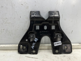 Pas przedni VW Passat B8 14-23r. wzmocnienie mocowanie górne zamka maski łącznik 3g0805567a