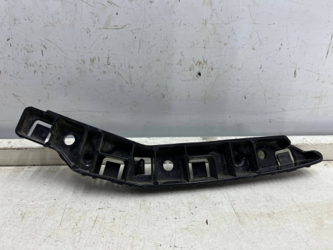 Ślizg Peugeot 2008 II 19r.- lewe przednie mocowanie zderzaka wspornik błotnika oryginalny lewy przód 9825853780