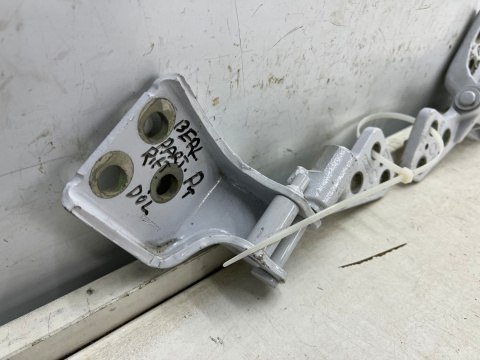 Zawias drzwi Citroen Berlingo III IV Partner III IV Rifter Combo E 18r.- zawiasy prawych tylnych drzwi bagażnika otwieranych