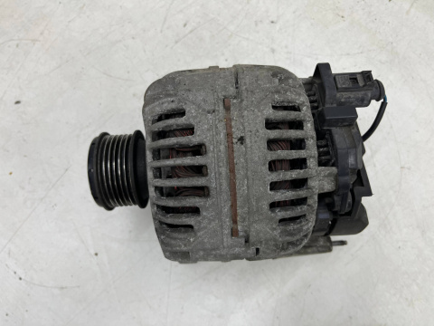 Alternator VW Golf Caddy Polo Passat Audi A3 8L A2 Leon Arosa Cordoba IBIZA Fabia Octavia 045903023a 0124515022