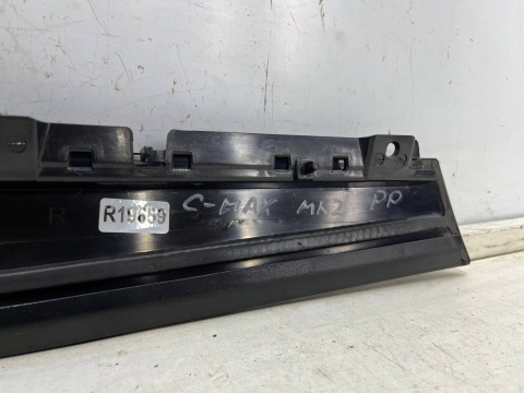 Listwa Ford C-Max MK2 + Grand Ford C-Max MK2 10-19r. Prawa przednia środkowa nakładka osłona słupka drzwi przednich prawy przód