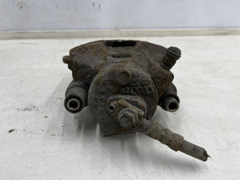 Zacisk hamulcowy VW Golf IV V VI Polo III IV Audi A3 8l 8p Leon I II Ibiza III IV Fabia Octavia Caddy 3 prawy przedni jarzmo 