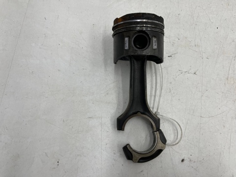 Tłok Mercedes Sprinter Vito 2.2 CDI 150km. korbowód kod silnika 6110110501